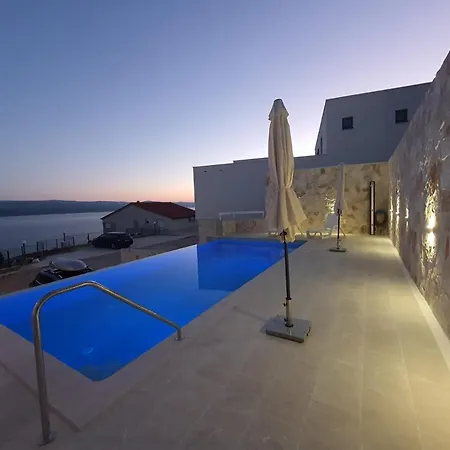 1 With Pool And Amazing Sea View Apartment